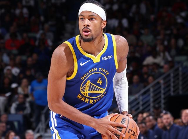 体育游戏-21届第五位提前续约首轮秀 穆迪中产年薪落袋为安